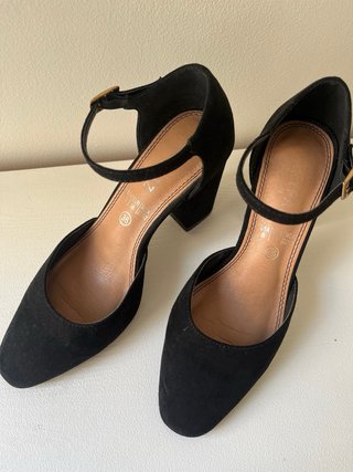 Zapatos negros tacón