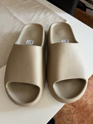 Chanclas Adidas Beige