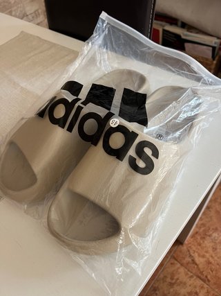 Chanclas Adidas Beige