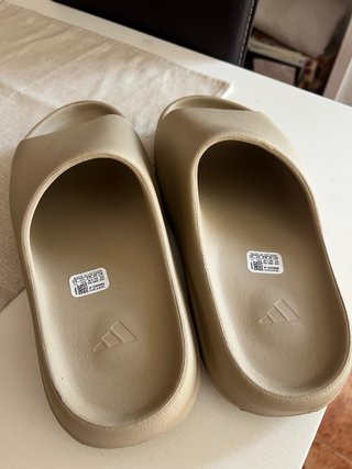 Chanclas Adidas Beige