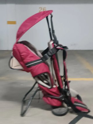 Mochila portabebés con capota
