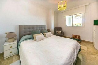 Piso en venta en Los Naranjos - Las Brisas en Marbella
