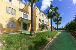 Piso en venta en Los Naranjos - Las Brisas en Marbella