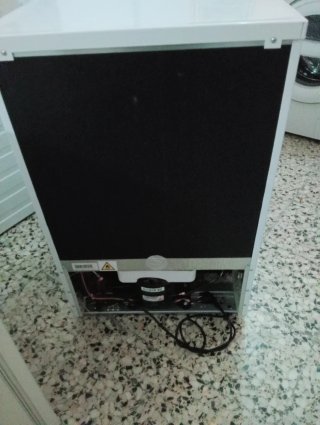 Nevera vertical Teka 83 cm