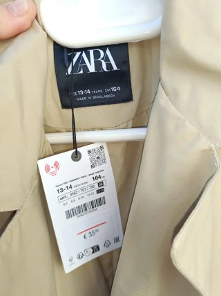 Gabardina Zara Beige Talla 13-14 años. Sin estrena
