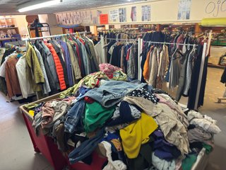 CHOLLO ROPA VINTAGE HASTA POR 1€