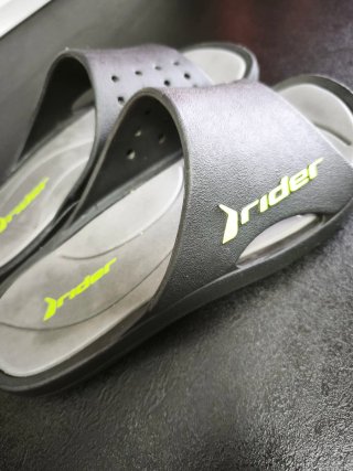 Chanclas Rider Negras y Grises