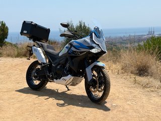 Alquiler Moto Zontes 703F A2