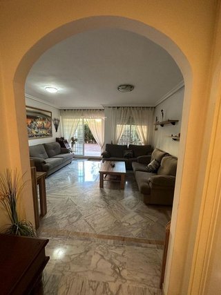 Piso en venta en Nueva Andalucía centro en Marbella