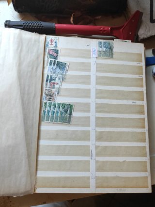 Volume 8 Francobolli