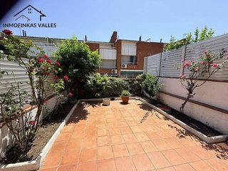 Casa adosada en venta en Parets del Vallès
