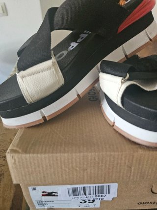Sandalias Gisseppo Negras y Blancas , da talla