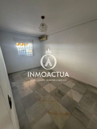 Casa adosada en venta en Colores - Entreparques en Sevilla