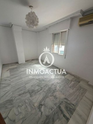 Casa adosada en venta en Colores - Entreparques en Sevilla