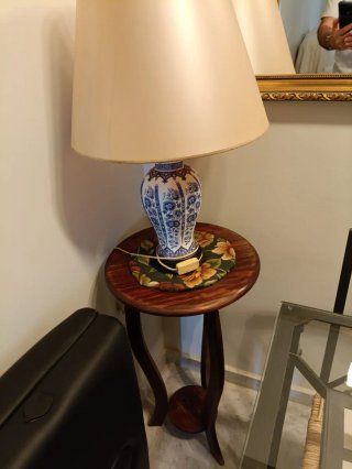 Lámpara de mesa cerámica y madera