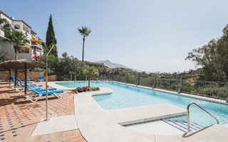 Piso en venta en Los Arqueros-Puerto del Almendro en Benahavís