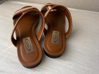 Sandalias Tod's Piel y Lona Marrón Beige