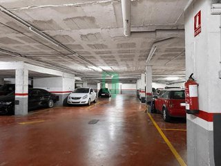 Garaje en venta en La Morera en Badalona