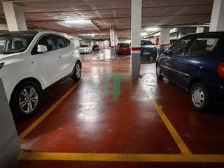 Garaje en venta en La Morera en Badalona