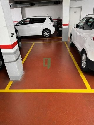Garaje en venta en La Morera en Badalona