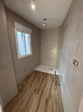 (Albañiles)Reformas en general