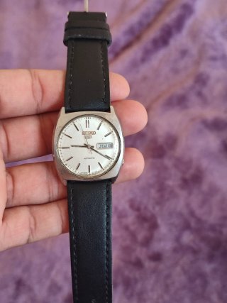 Reloj Seiko 5 Automático Plata y Negro