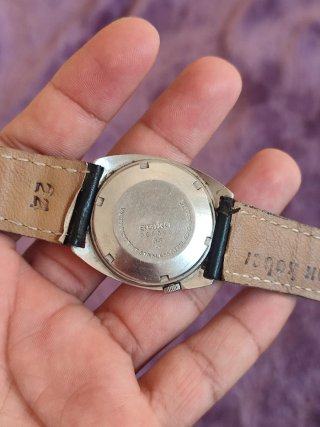 Reloj Seiko 5 Automático Plata y Negro