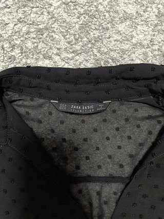 Camisa negra plumeti Zara