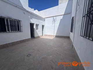Piso en venta en Carmona
