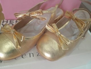 Zapatos dorados con lazo piel, tacón 3 cm