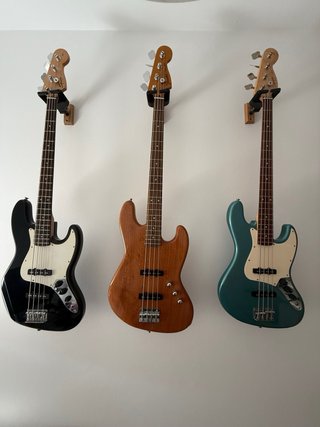 Squier Jazz Bass by Fender