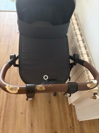 Cochecito Maxi-Cosi Leona² con capazo y accesorios