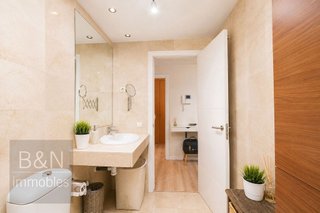 Piso en venta en Ca n'Aurell en Terrassa