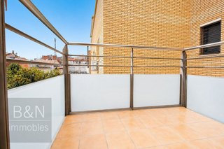 Piso en venta en Ca n'Aurell en Terrassa