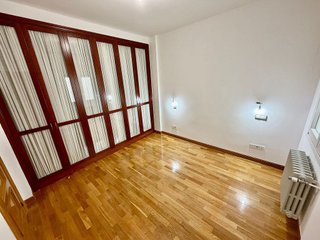 Piso en venta en Doctor Cerrada en Zaragoza