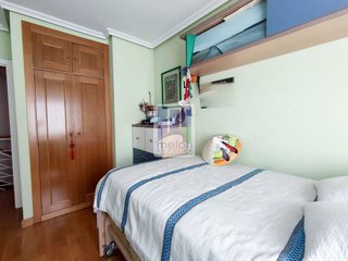 Casa adosada en venta en Barriada Yagüe en Burgos