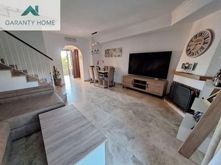 Casa adosada en venta en Las Cancelas - Valdeolletas en Marbella