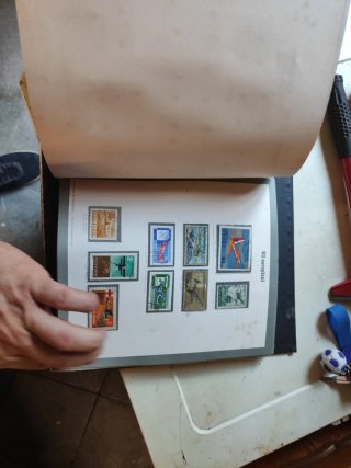 Volume Francobolli 303