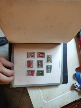 Volume Francobolli 303