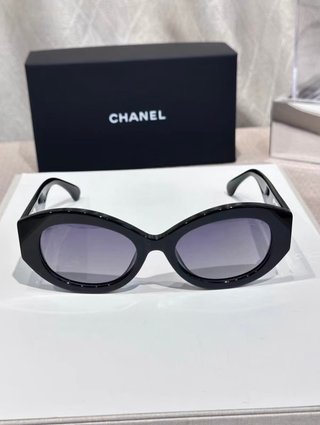 Gafas de sol Chanel Negras