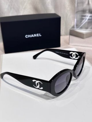 Gafas de sol Chanel Negras
