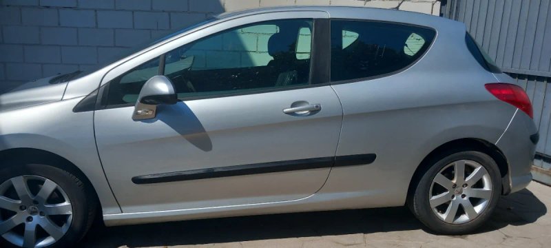 Peugeot 308 2008 - foto 1