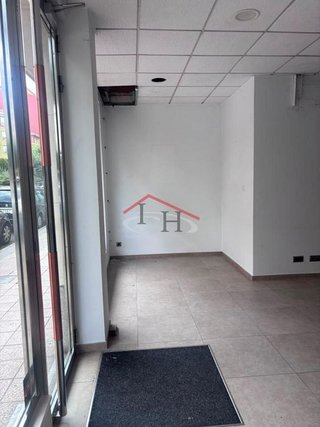 Local comercial en venta en La Chantría - La Lastra en León