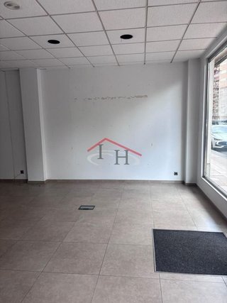 Local comercial en venta en La Chantría - La Lastra en León