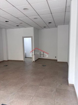 Local comercial en venta en La Chantría - La Lastra en León