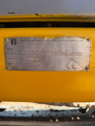 Excavadora de cadenas New Holland E215