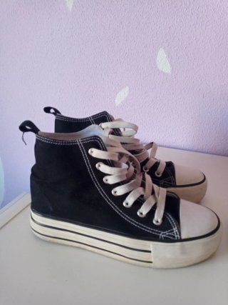 Lote 2 zapatillas estilo Converse plataforma