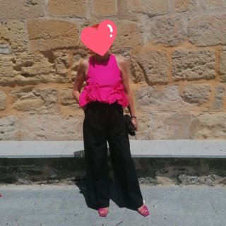 Conjunto fiesta top fucsia y pantalón negro