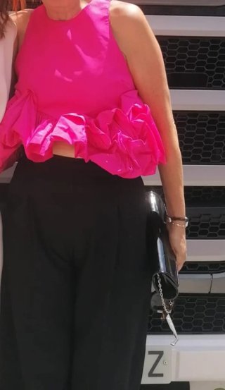 Conjunto fiesta top fucsia y pantalón negro