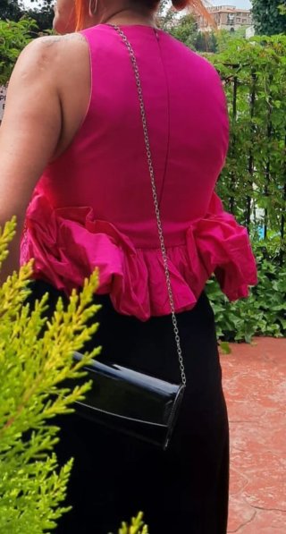 Conjunto fiesta top fucsia y pantalón negro
